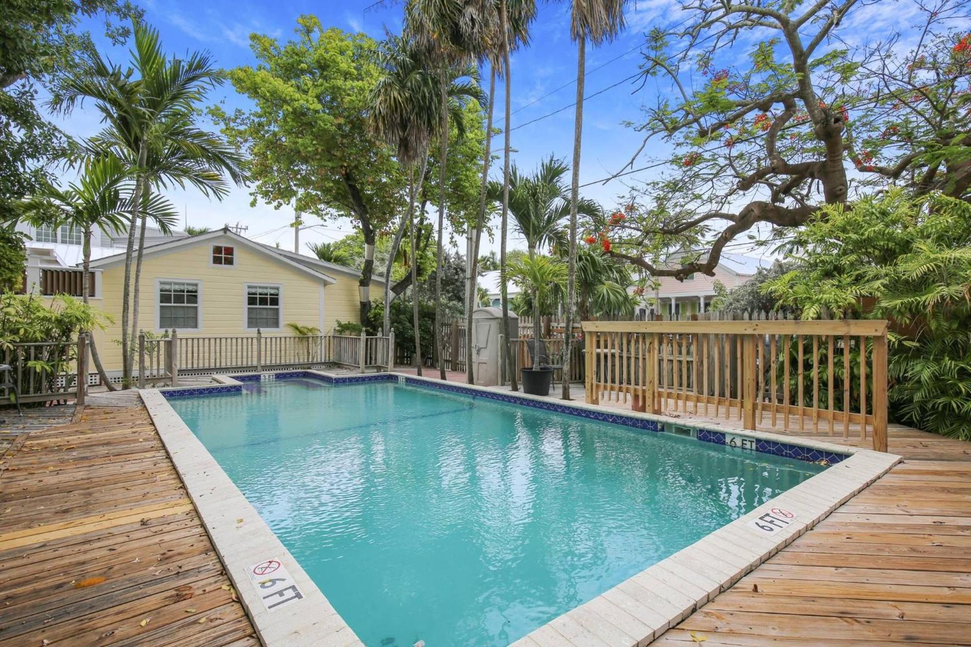Land Of Love By Avantstay Pets Allowed Shared Pool Great Location Month Long Stays Only キーウェスト エクステリア 写真